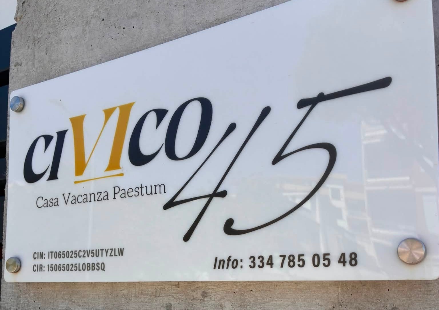 Insegna. 